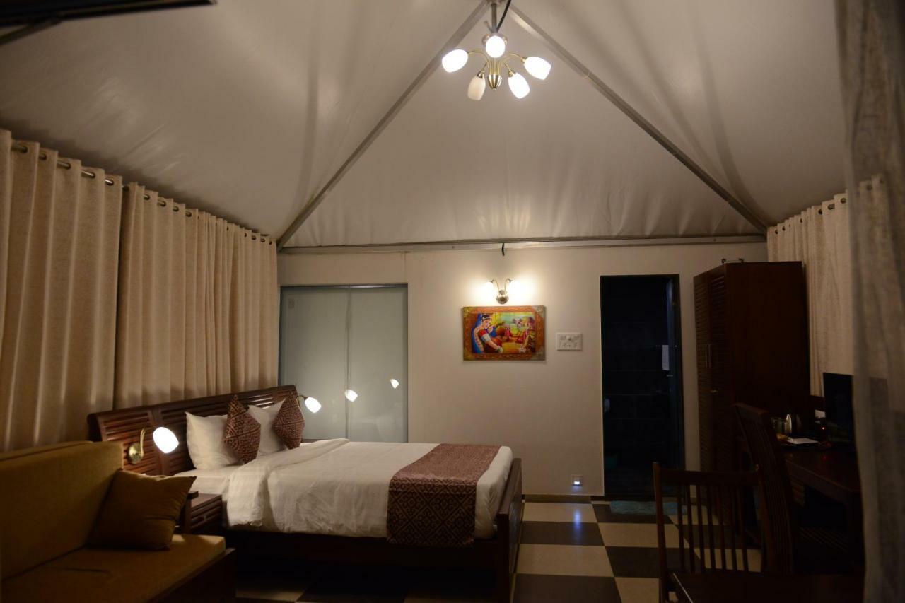 Sunnys World Hotell Pune Eksteriør bilde