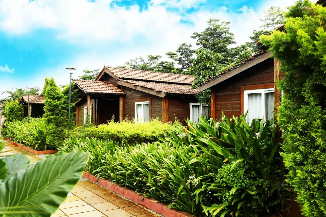 Sunnys World Hotell Pune Eksteriør bilde