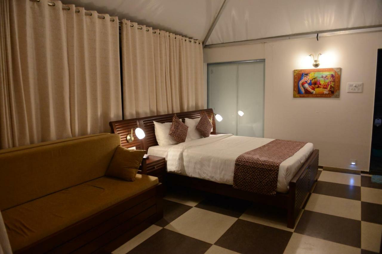 Sunnys World Hotell Pune Eksteriør bilde